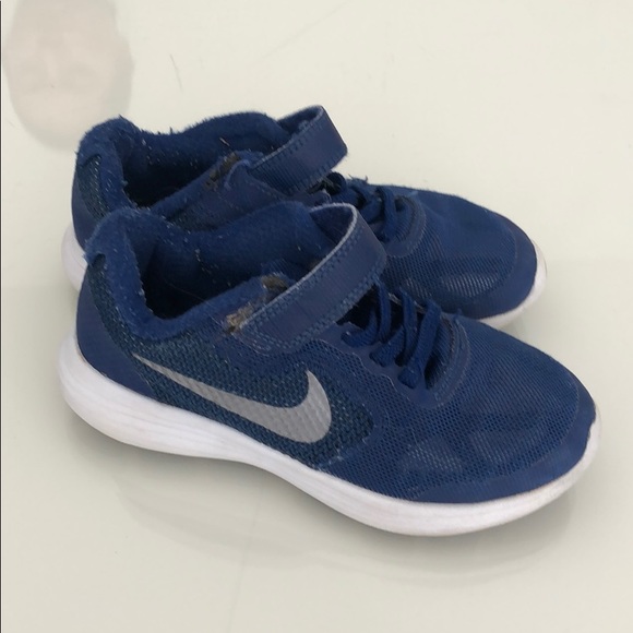 Kids Nike Sneakers - Picture 3 of 6